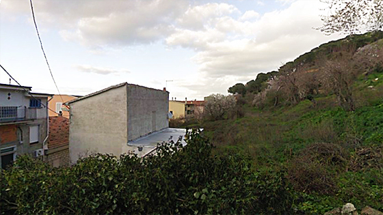 Bitti – una casa in autocostruzione/<i>a self-built house</i>